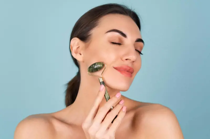How To Use A Jade Roller?