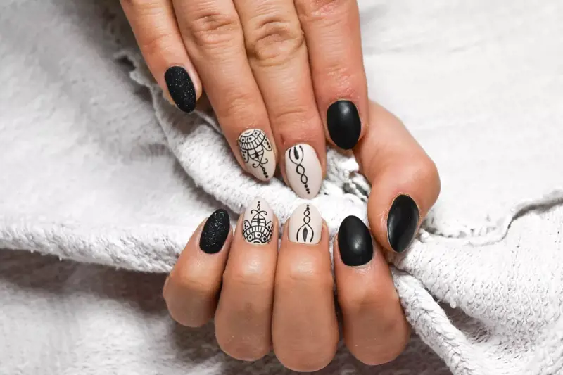 30 Stunning French Tips and Winter Nail Design Inspiration