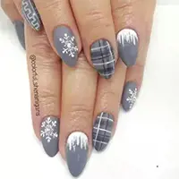 Winter Chrome Nail Art