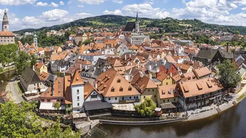 Cesky Krumlov, which is encircled by mountains, is undoubtedly a fantasy destination