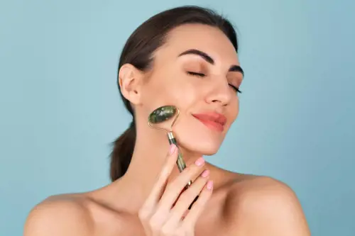 How To Use A Jade Roller?