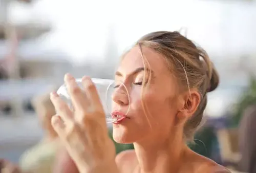 drinking a lot of water in your 20s will prevent wrinkles